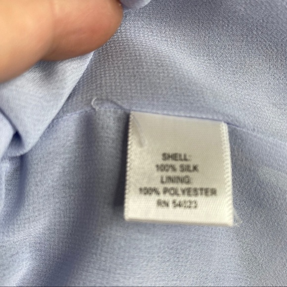 100% Silk Banana Republic Petite Top - Picture 5 of 9